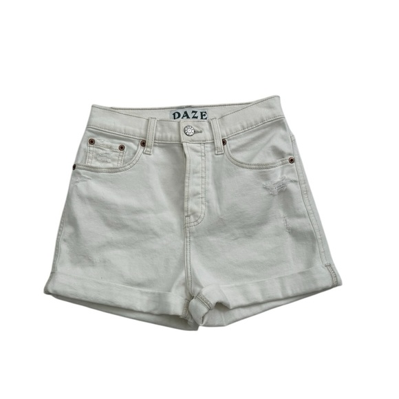 DAZE DENIM Dad High Rise Cuff Womens Off White Denim Shorts Size 25 - Picture 1 of 10